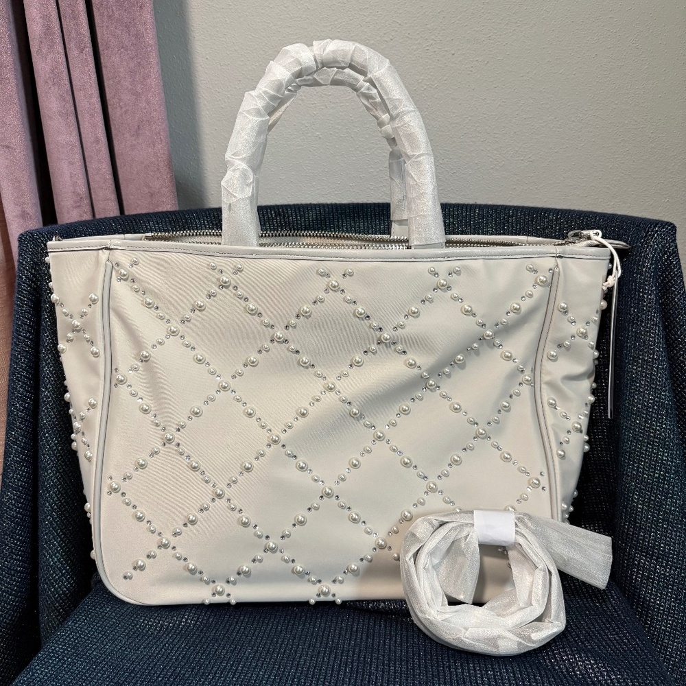 NWT Stoney Clover Embellished East West Tote bag - Silver Swan